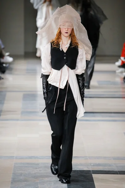 Look 34